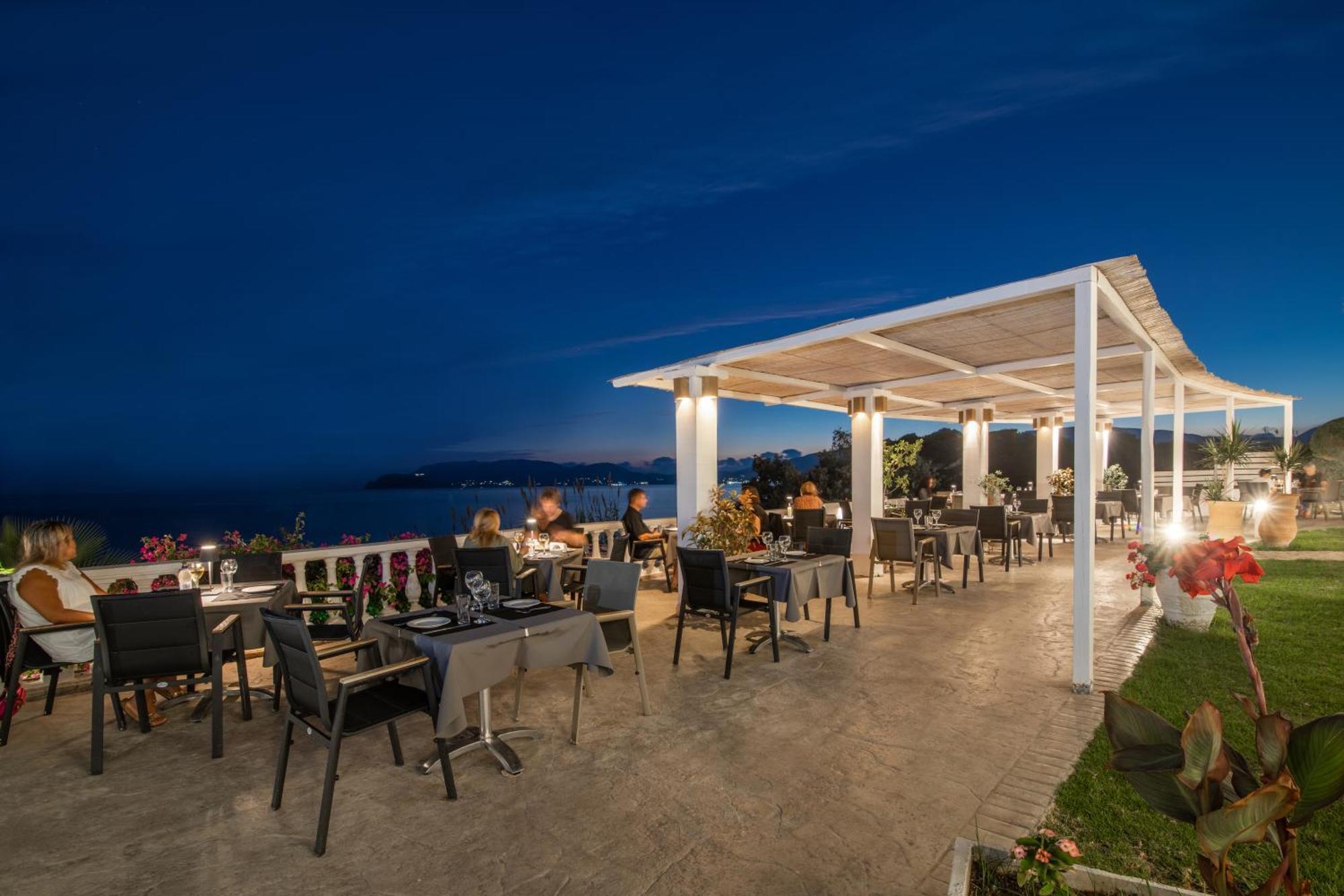 Ξενοδοχείο Crystal 4*